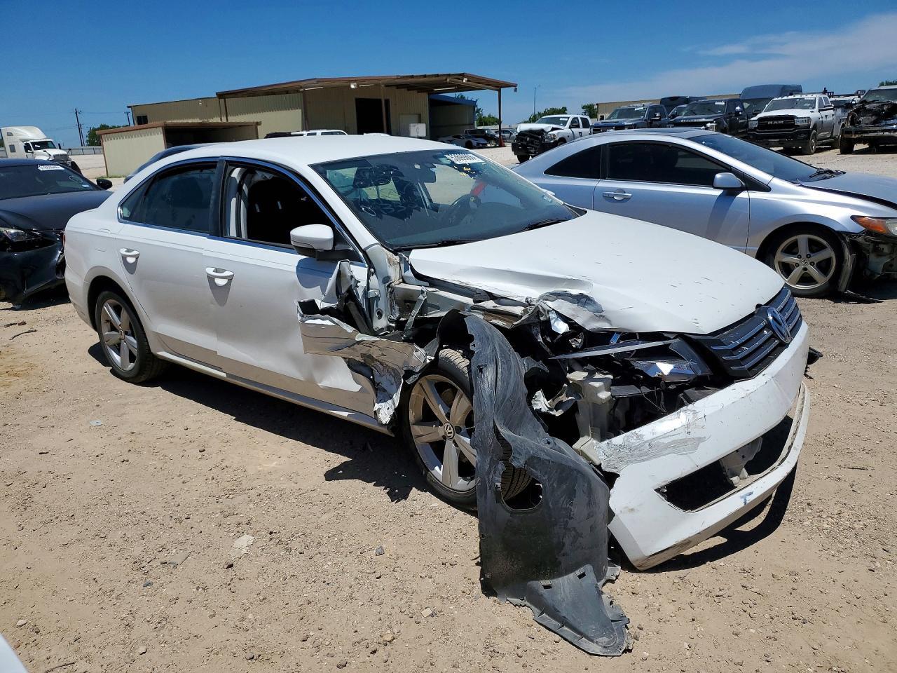 2014 Volkswagen Passat S - Фото 4