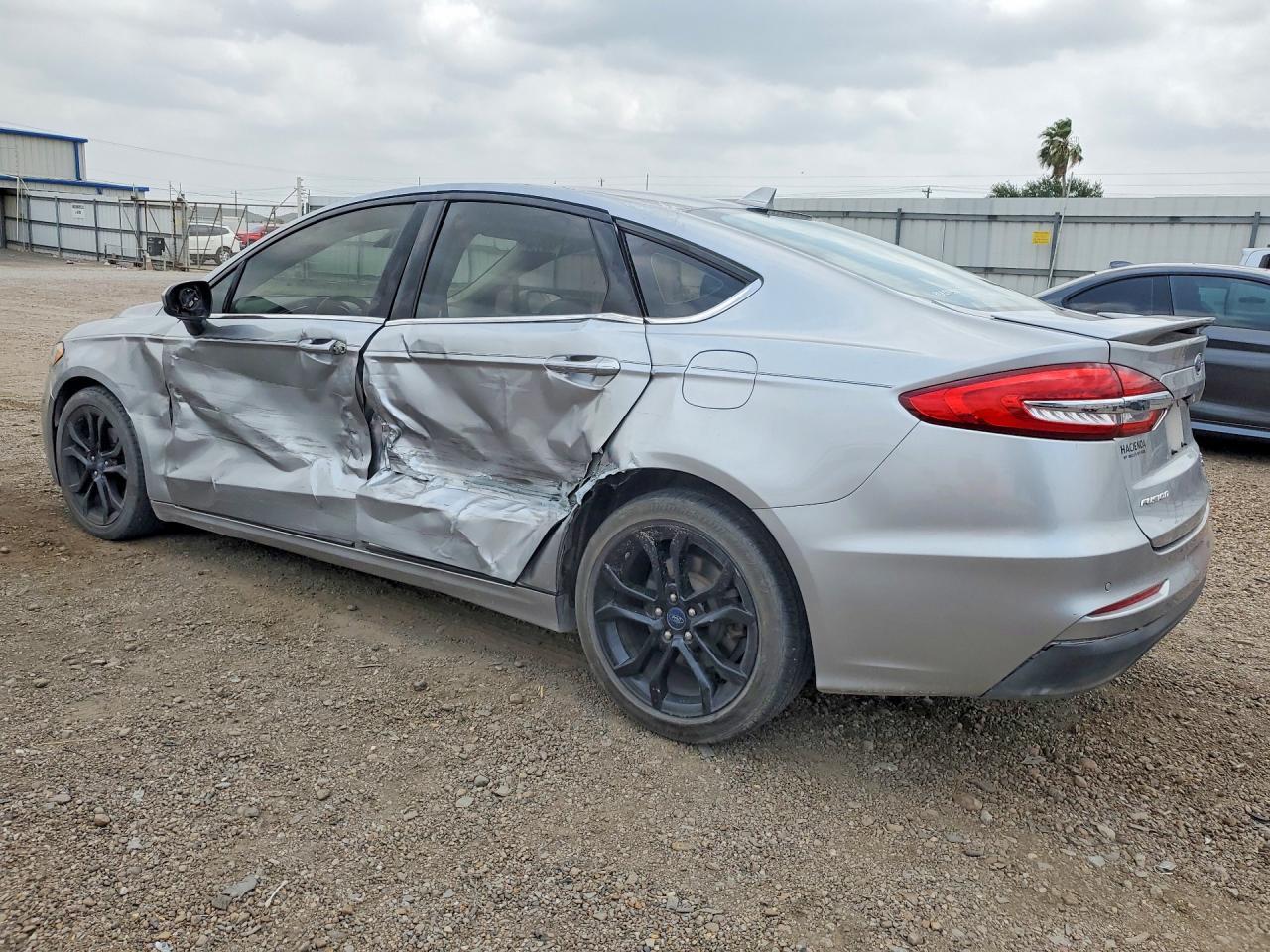 2020 Ford Fusion Se - Фото 2