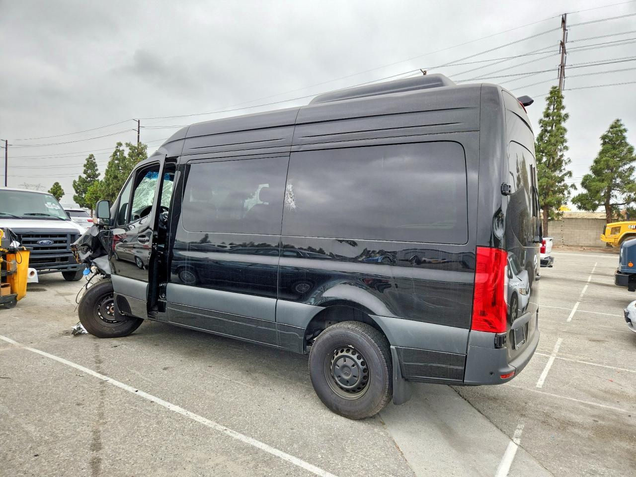 2025 Mercedes-Benz Sprinter - Фото 2