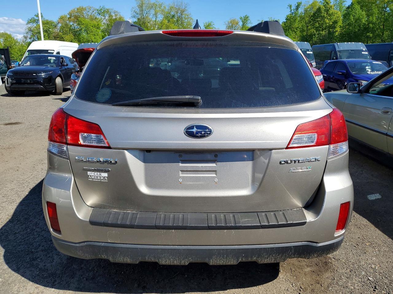 2014 Subaru Outback 2.5I Limited - Image 6