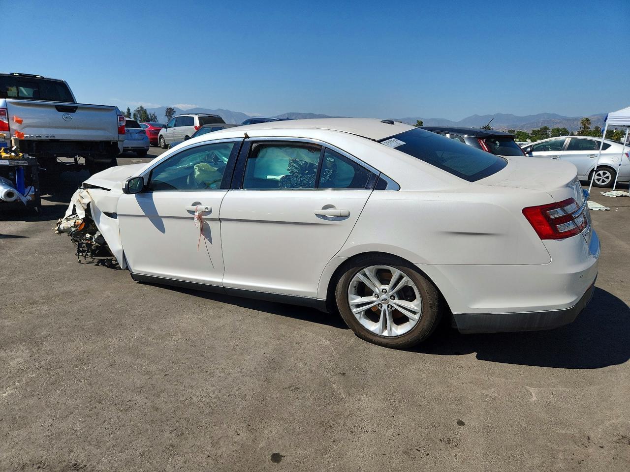 2015 Ford Taurus Sel - Фото 2