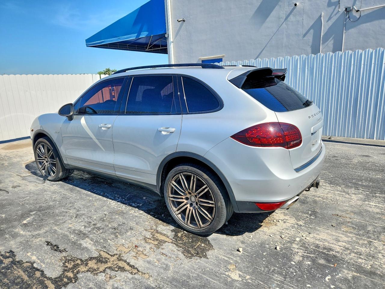 2013 Porsche Cayenne - Image 2