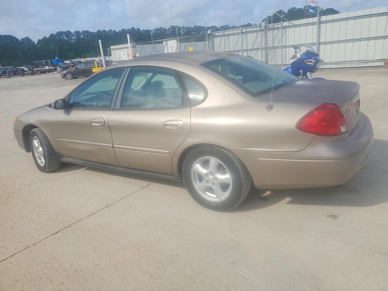2003 Ford Taurus - Фото 2