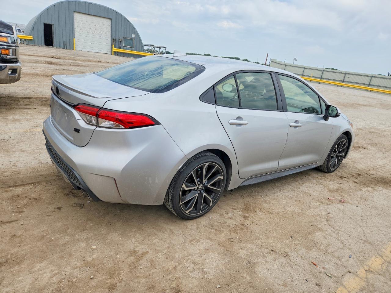 2022 Toyota Corolla Se - Image 3