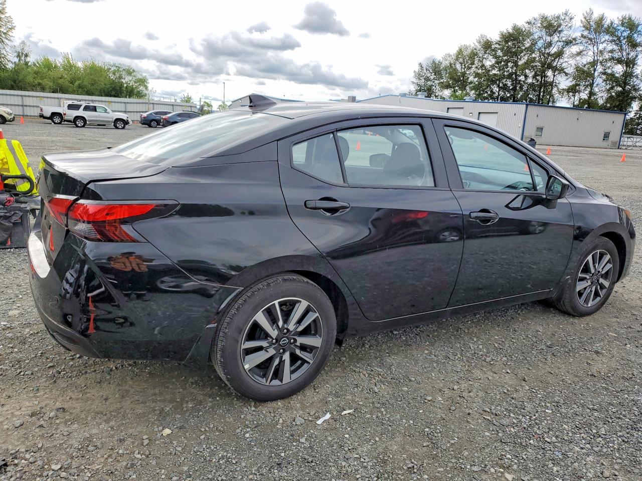 2025 Nissan Versa Sv - Image 3