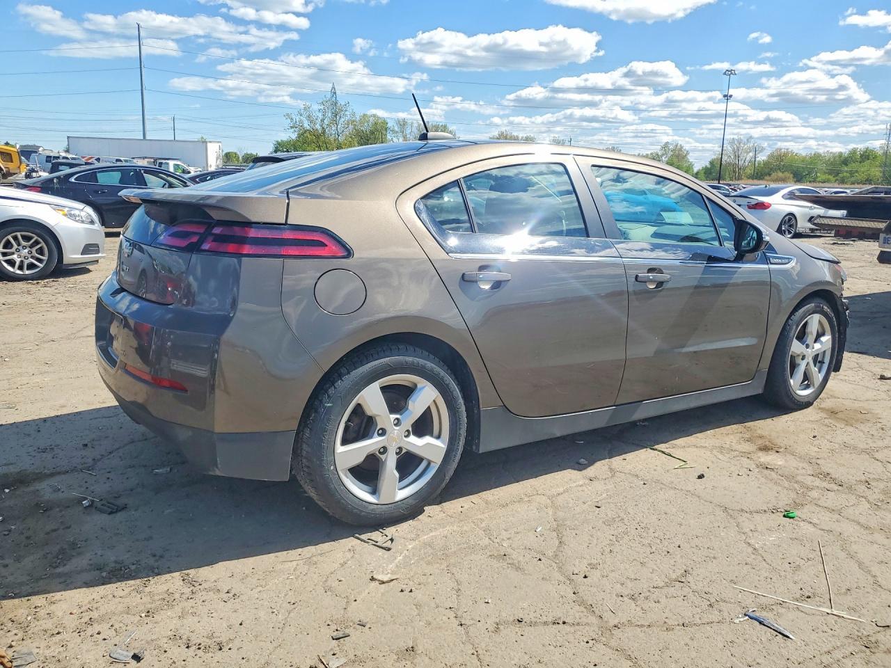 2015 Chevrolet Volt - Фото 3