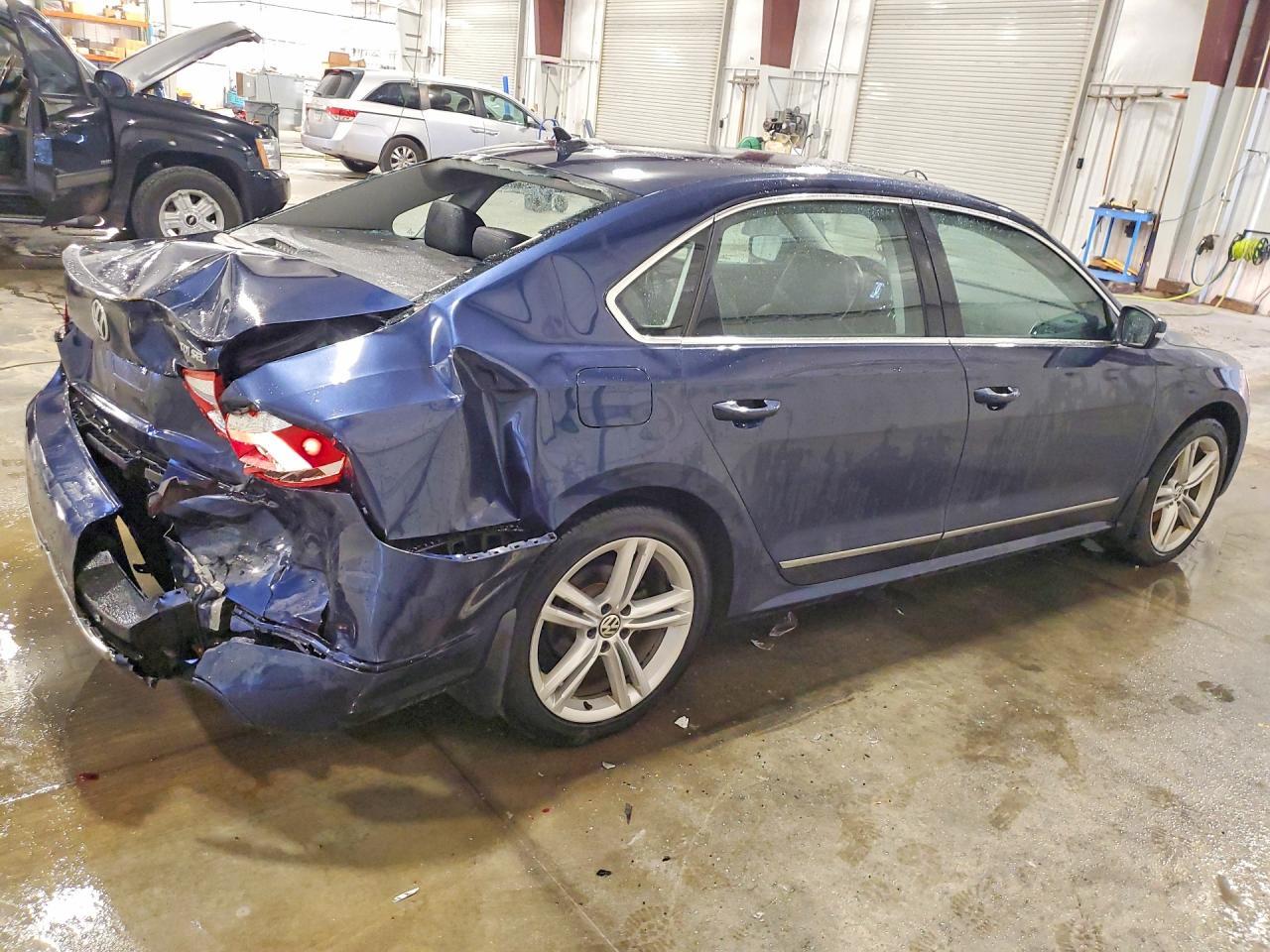 2014 Volkswagen Passat Sel - Image 3