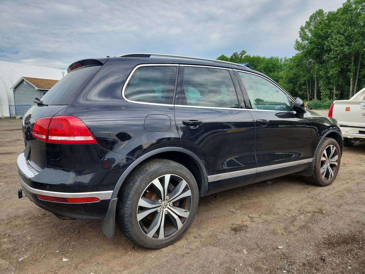 2017 Volkswagen Touareg Wolfsburg - Фото 3