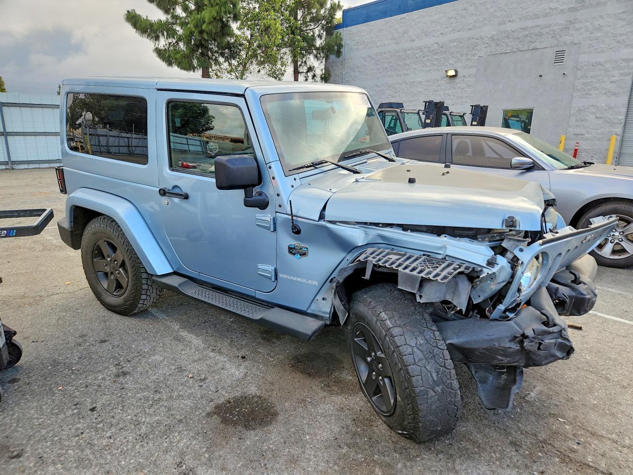 2012 Jeep Wrangler Sahara - Image 4
