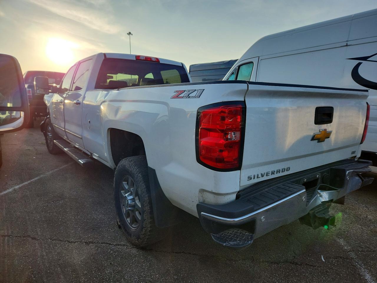 2019 Chevrolet Silverado K3500 Ltz - Image 2