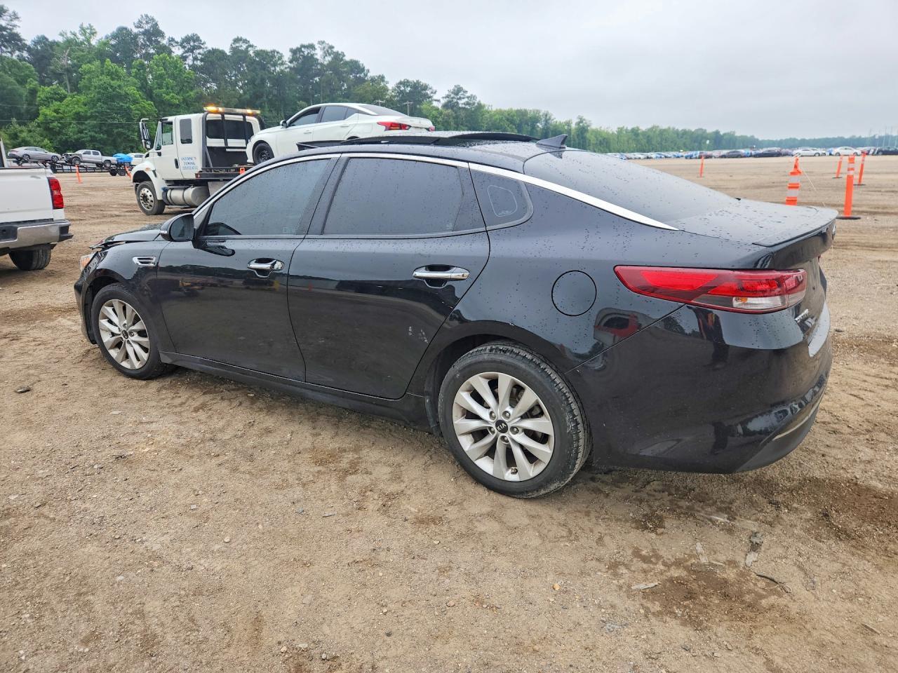 2018 Kia Optima S - Фото 2