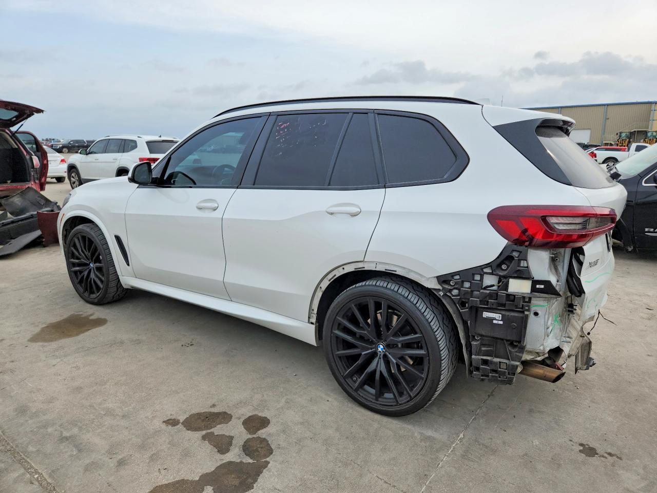 2021 BMW X5 Sdrive 40I - Фото 2