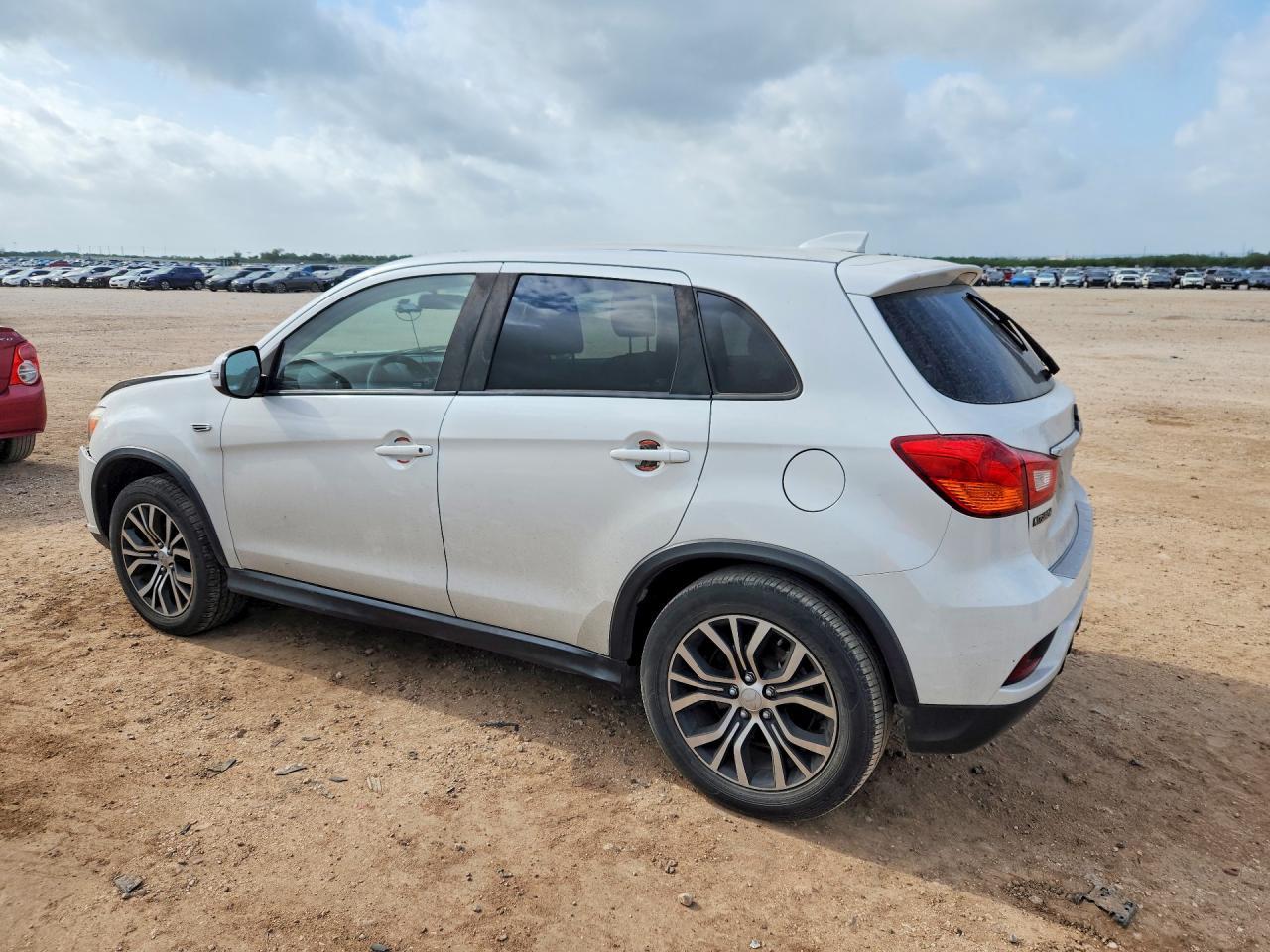 2018 Mitsubishi Outlander Sport Es - Image 2