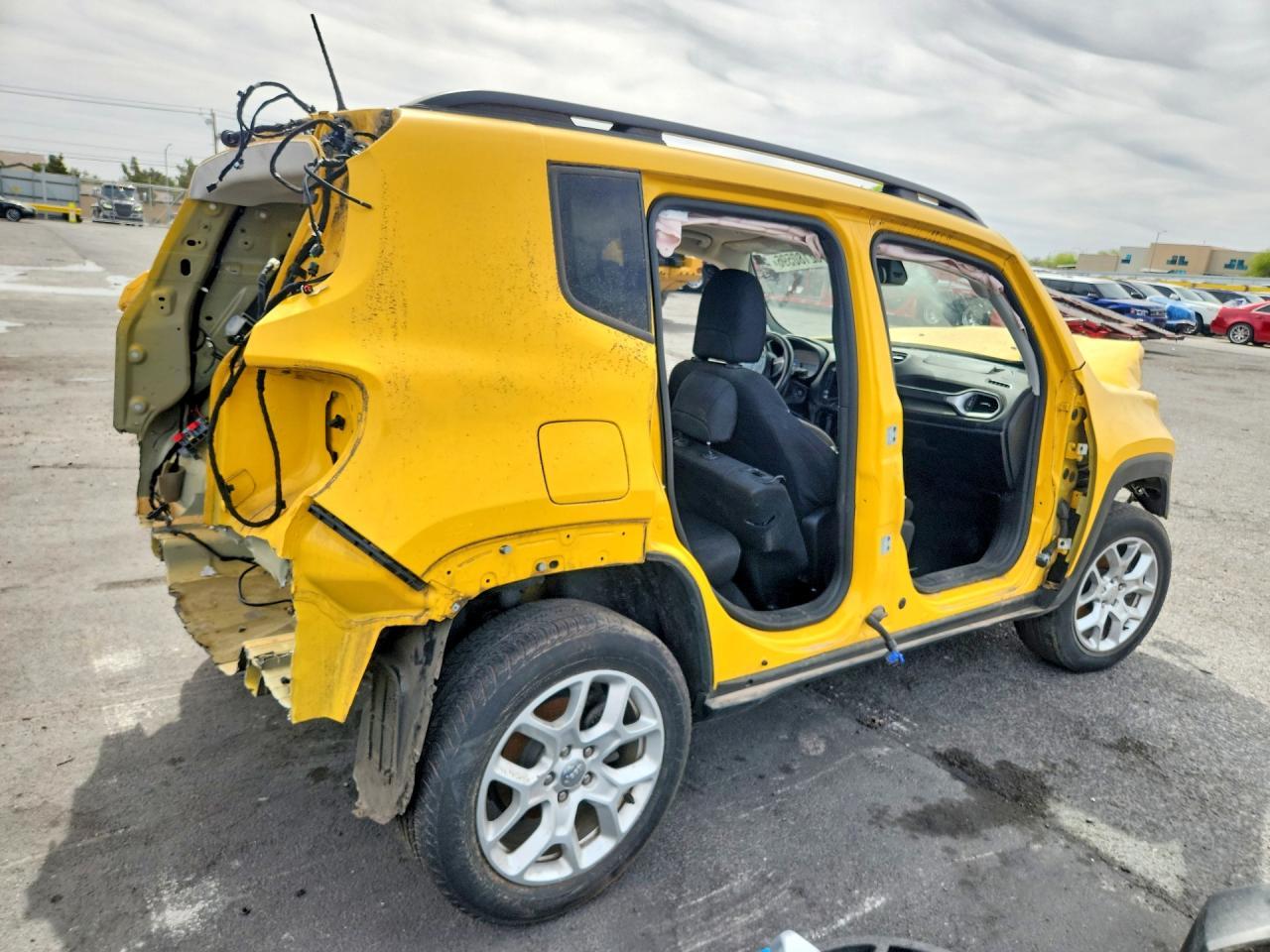 2018 Jeep Renegade Latitude - Image 3