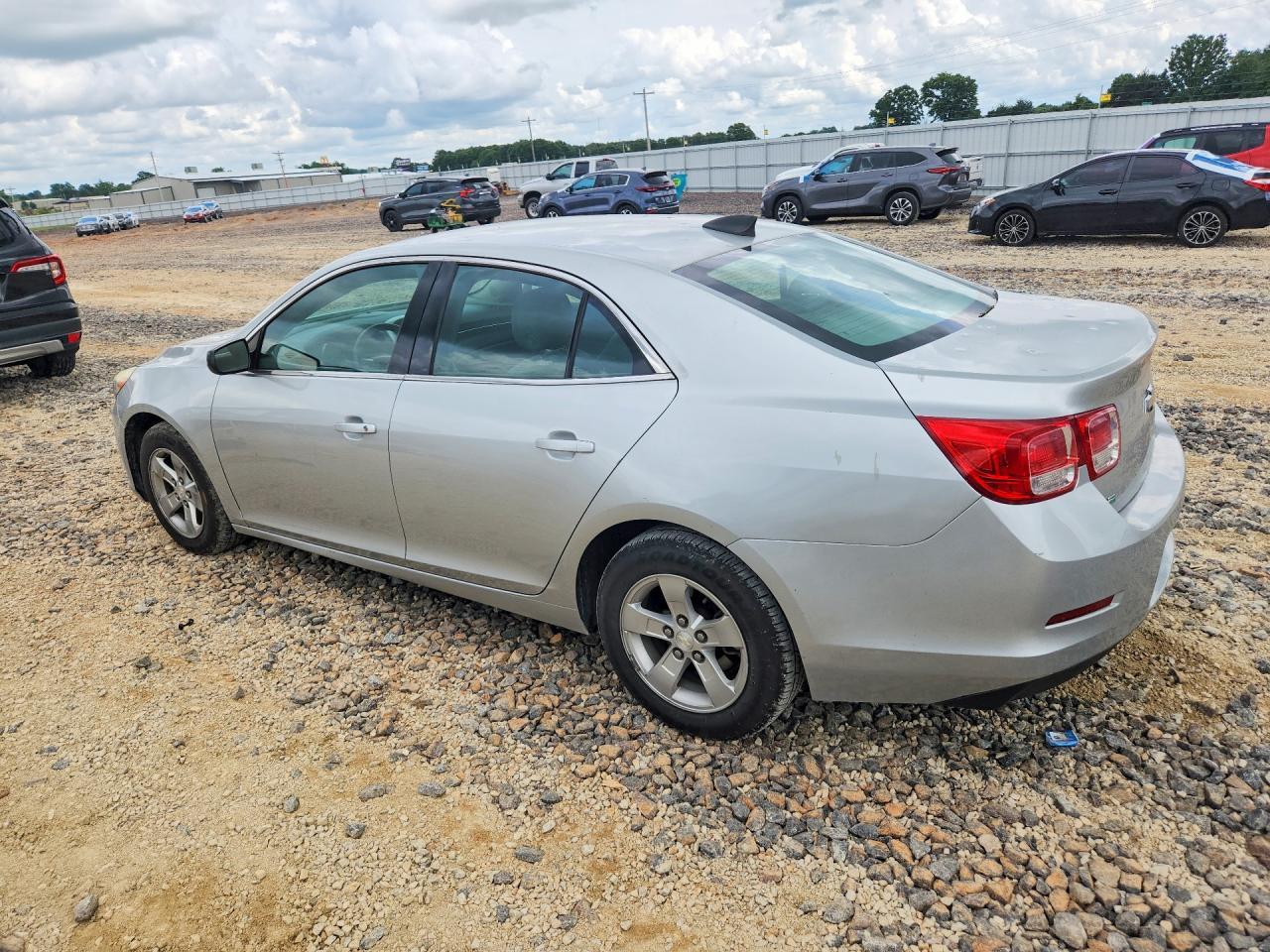 2016 Chevrolet Malibu - Фото 2