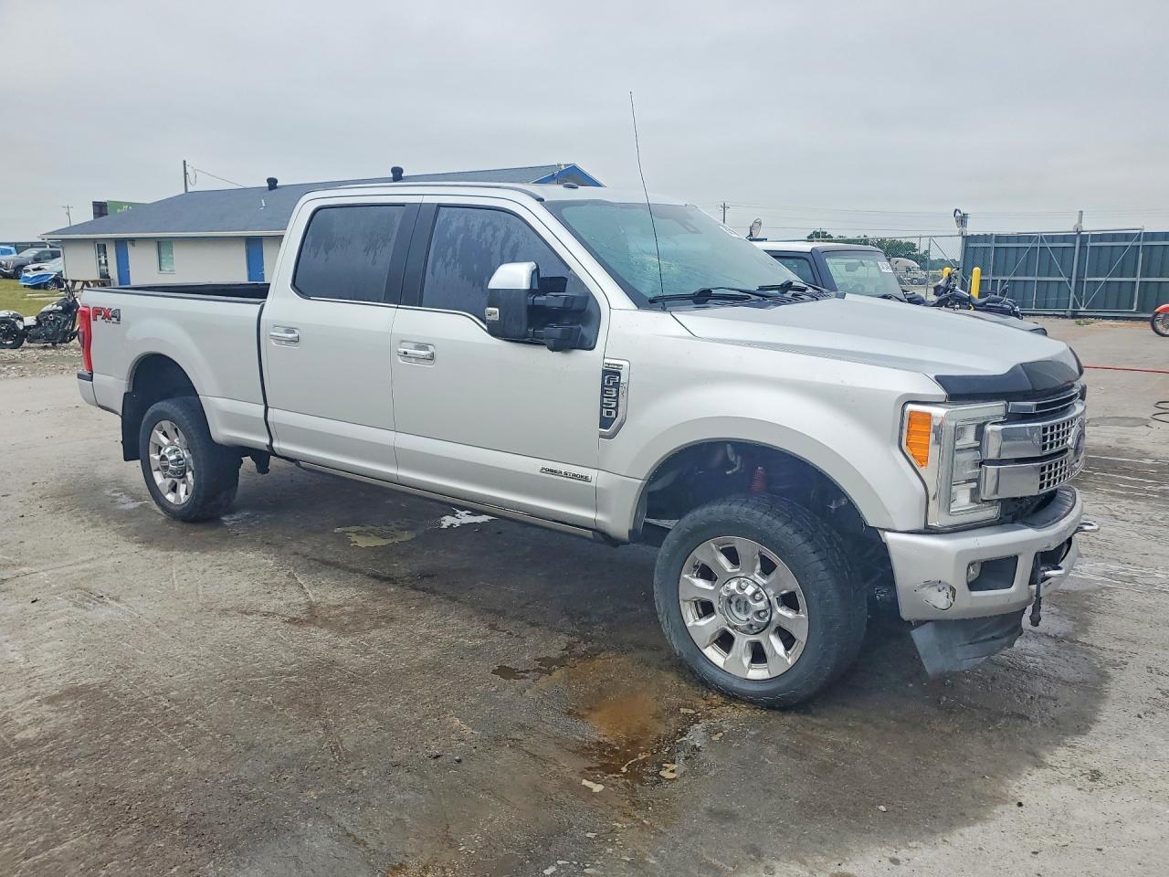 2017 Ford F350 Super Duty - Image 4