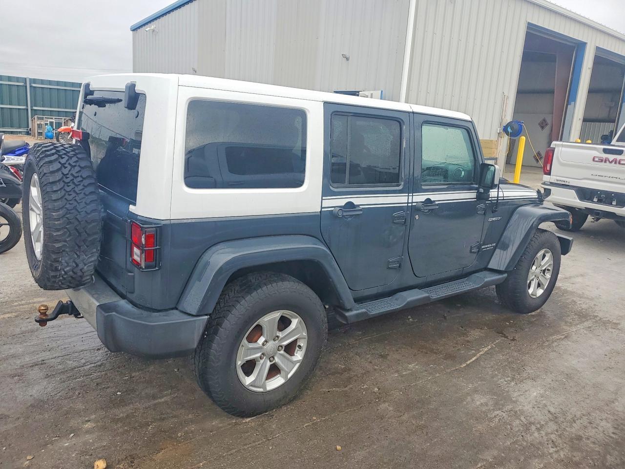 2017 Jeep Wrangler Unlimited Sahara - Фото 3
