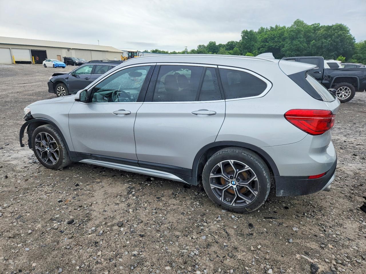 2021 BMW X1 xDrive28I - Фото 2