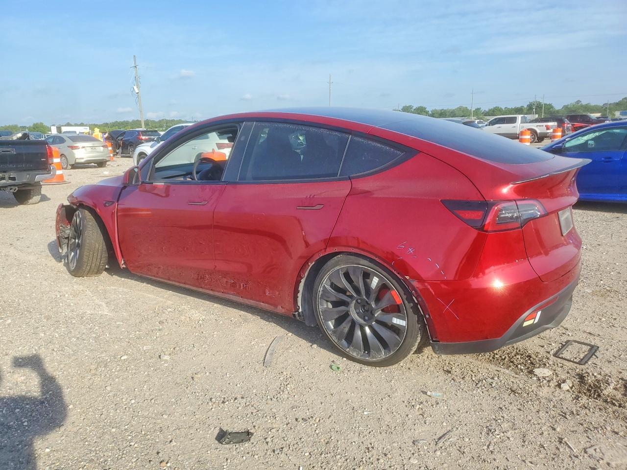 2024 Tesla Model Y - Фото 2