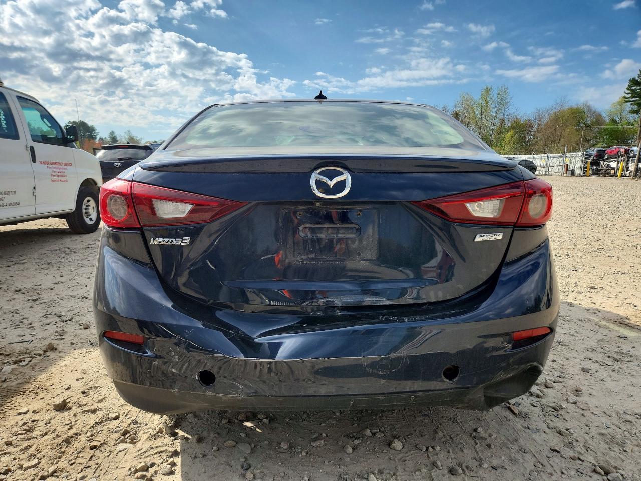 2017 Mazda 3 Touring - Image 6