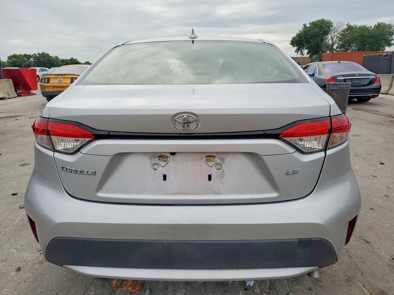 2020 Toyota Corolla Le - Image 6