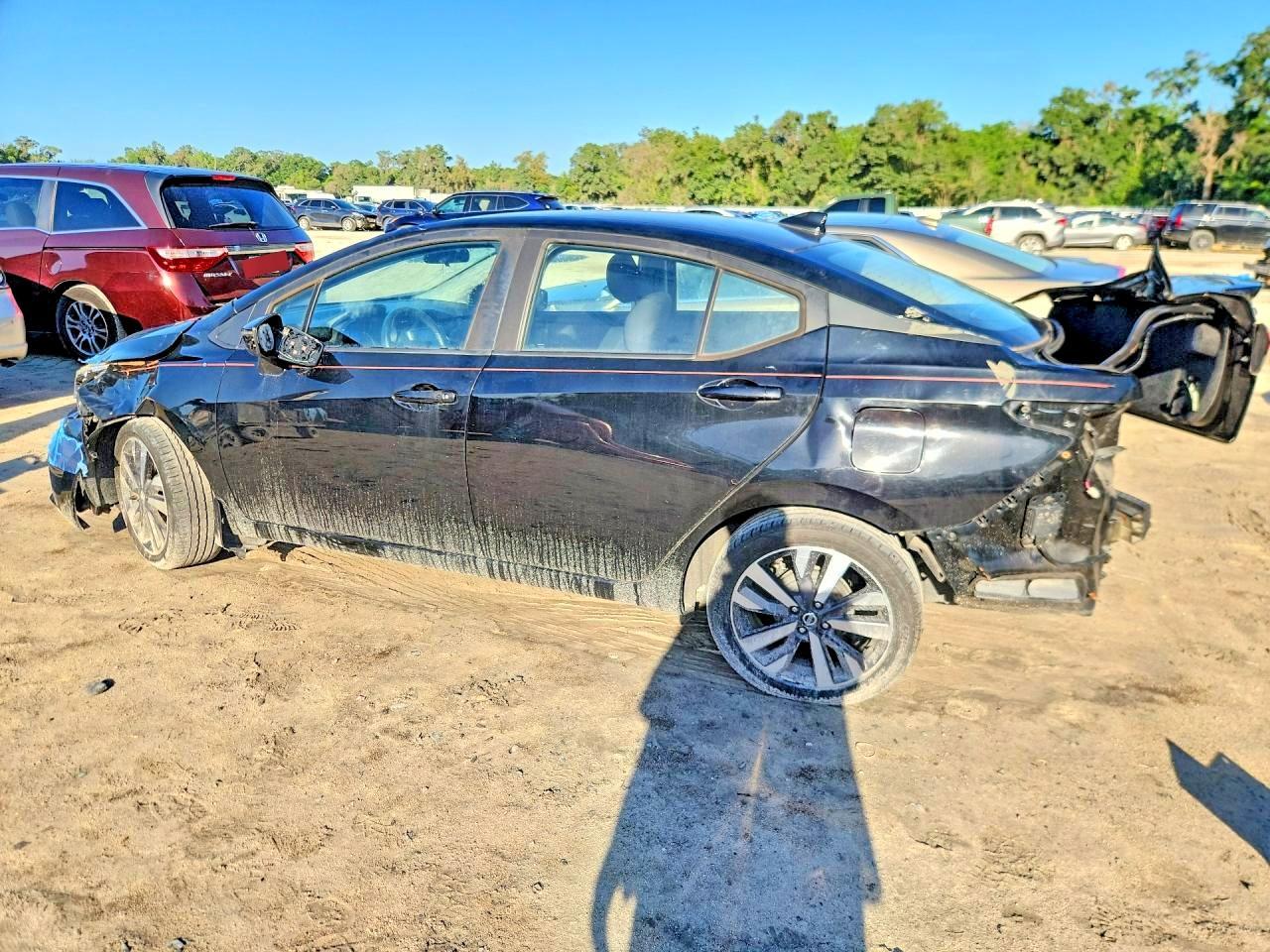 2021 Nissan Versa Sr - Фото 2
