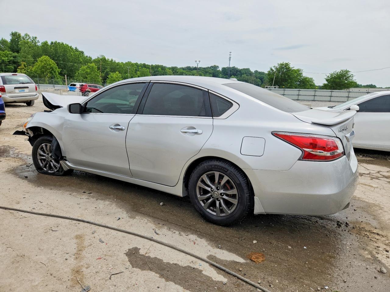 2015 Nissan Altima 2.5 S - Фото 2