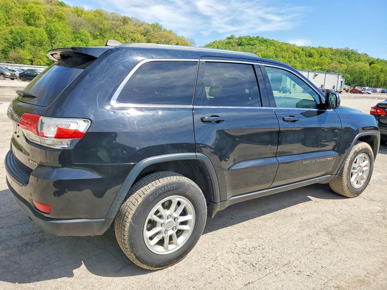 2019 Jeep Grand Cherokee Laredo - Image 3