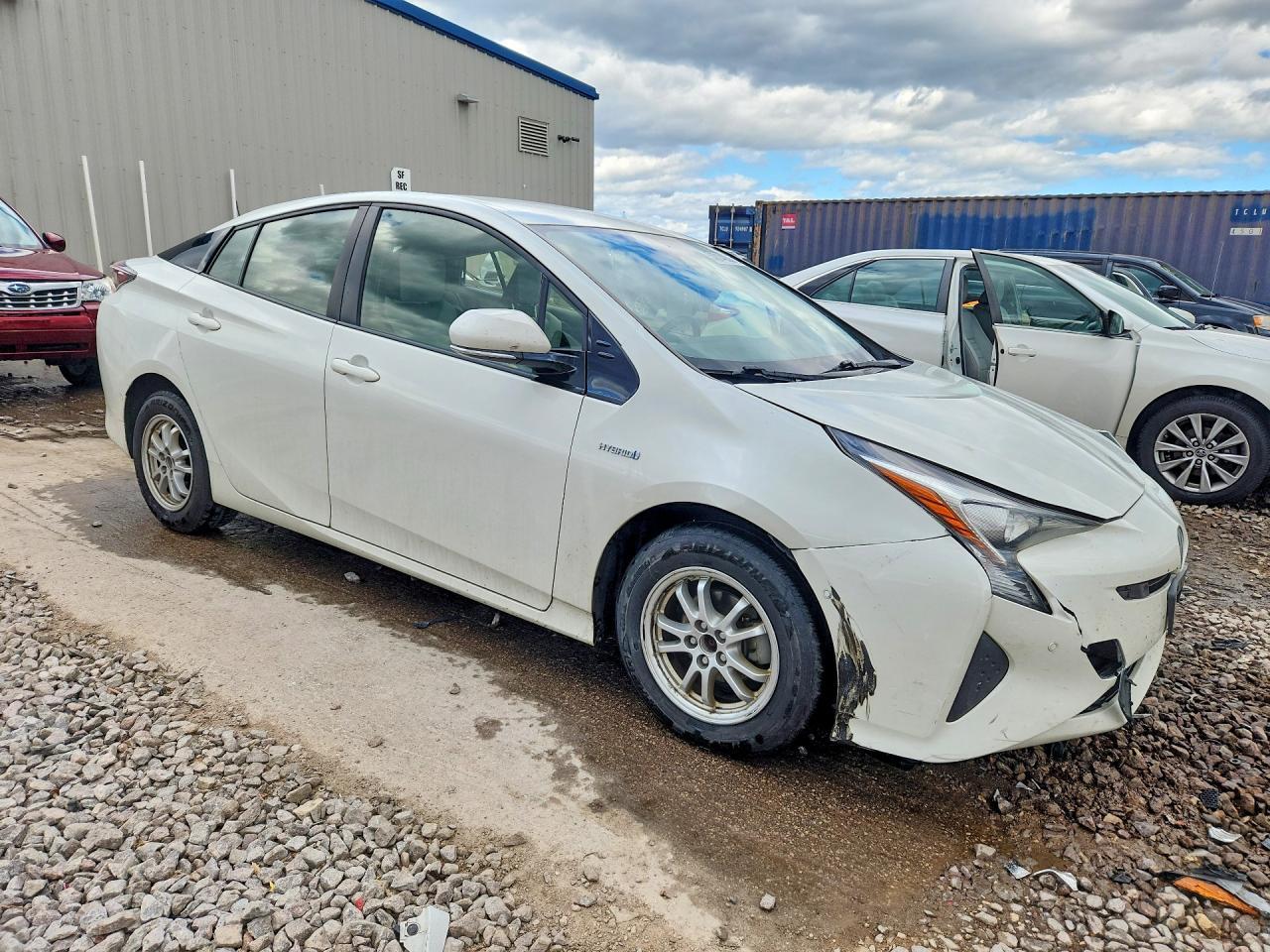 2017 Toyota Prius Two - Фото 4