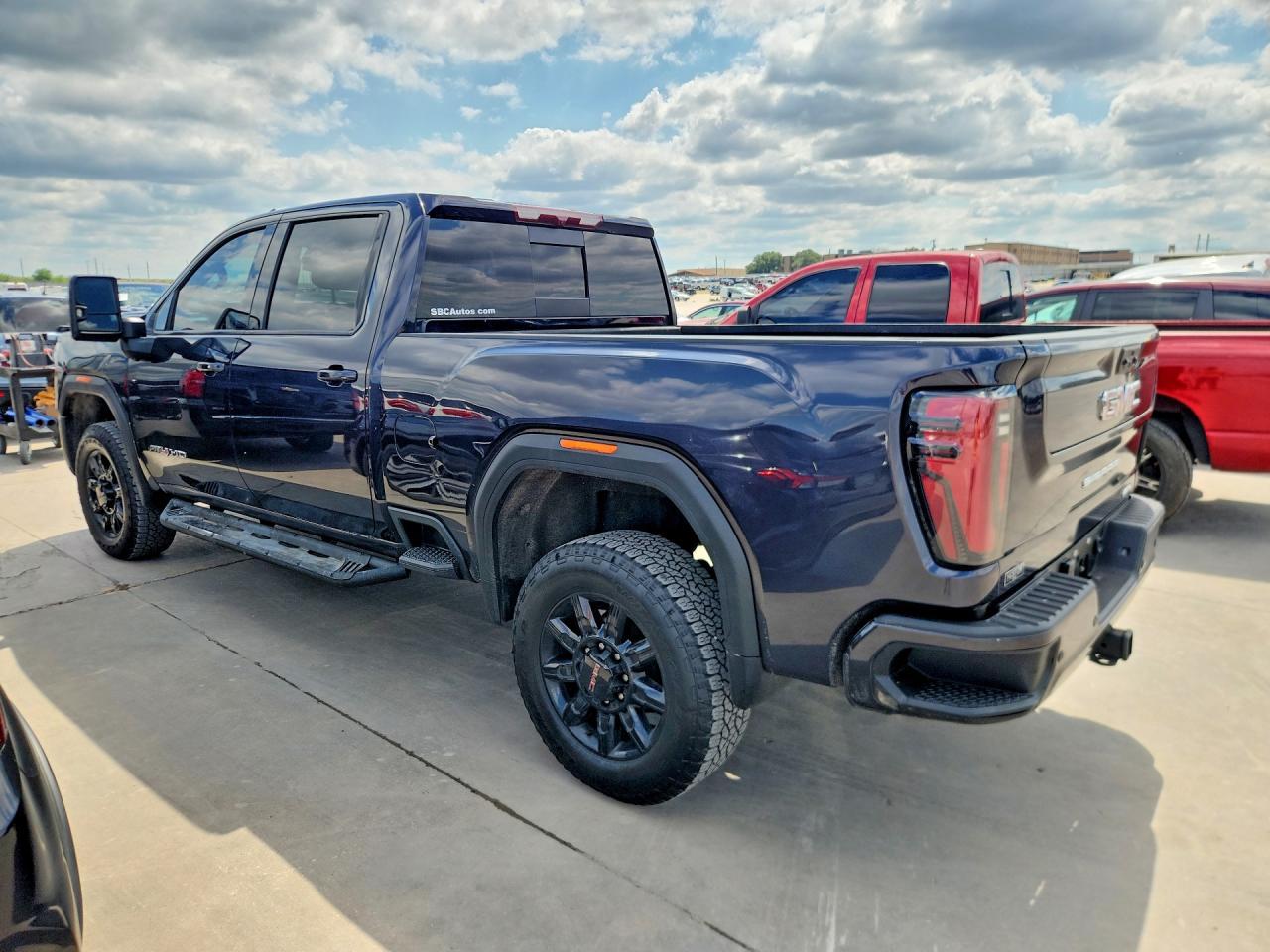 2024 GMC Sierra K2500 At4 - Фото 2