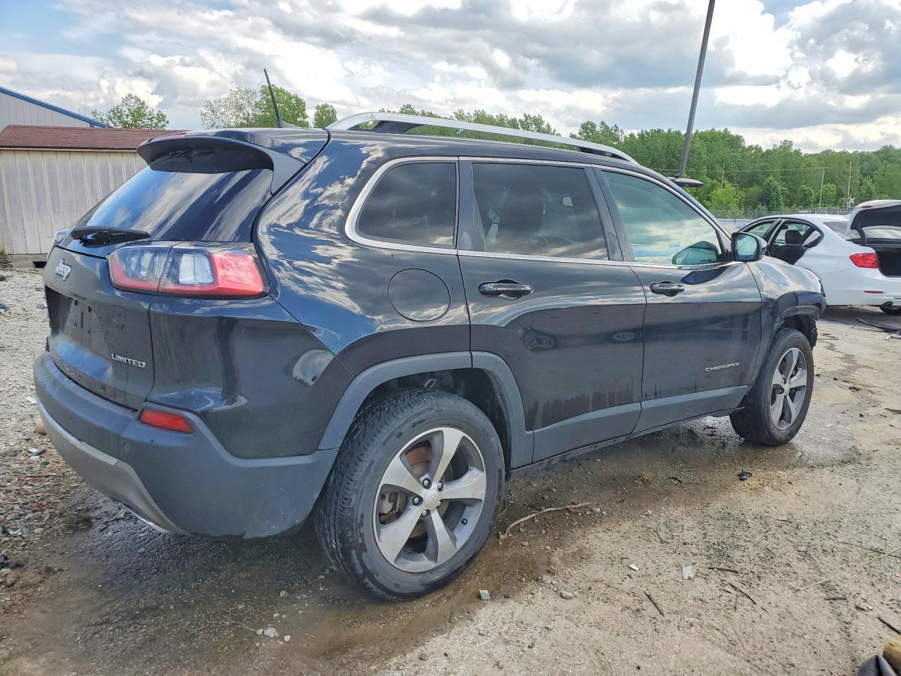 2019 Jeep Cherokee Limited - Image 3