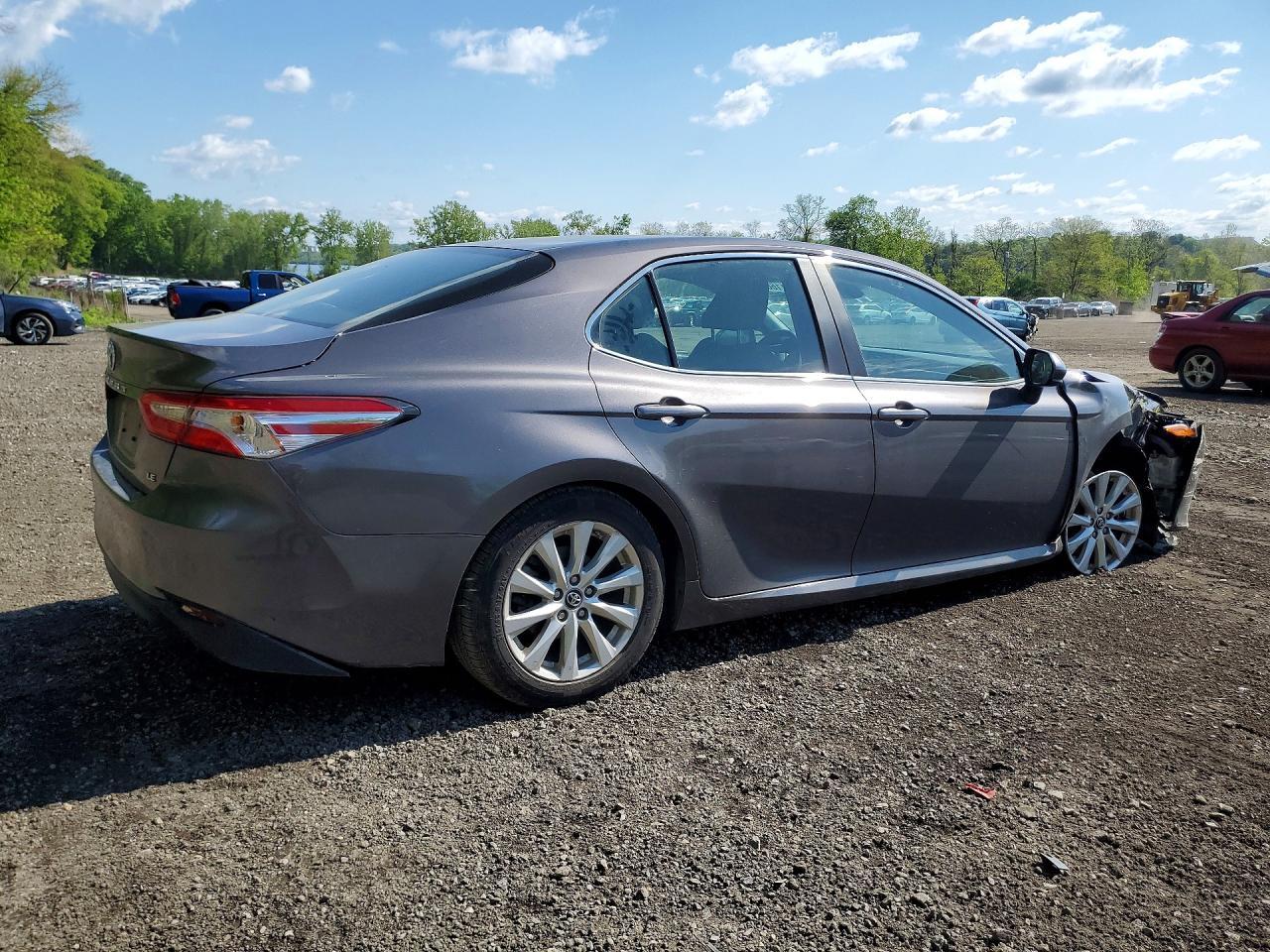 2018 Toyota Camry Le - Image 3