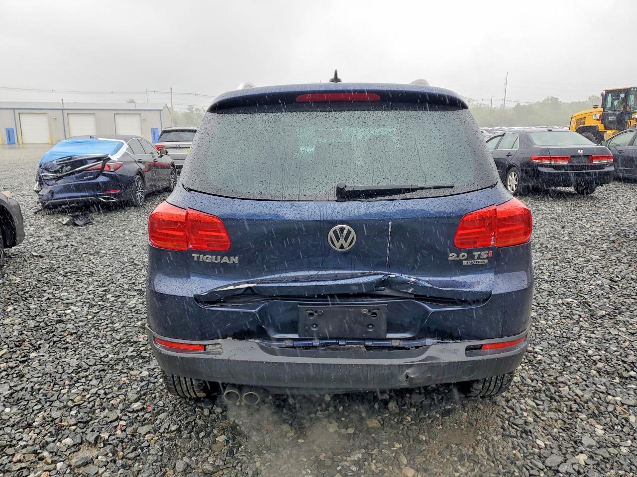2015 Volkswagen Tiguan S - Фото 6