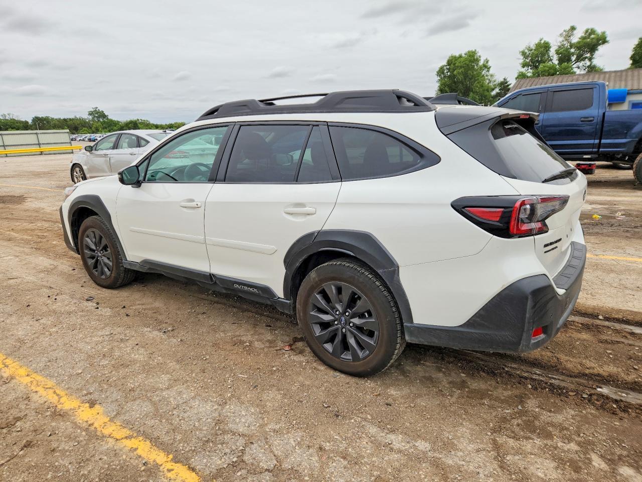 2025 Subaru Outback Onyx Edition Xt - Image 2