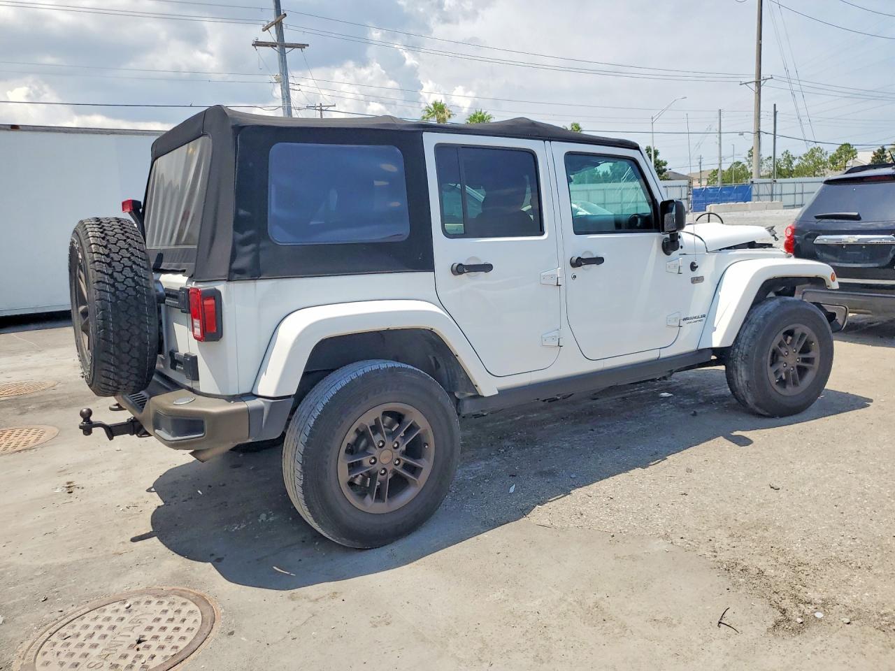 2016 Jeep Wrangler Unlimited Sahara - Фото 3