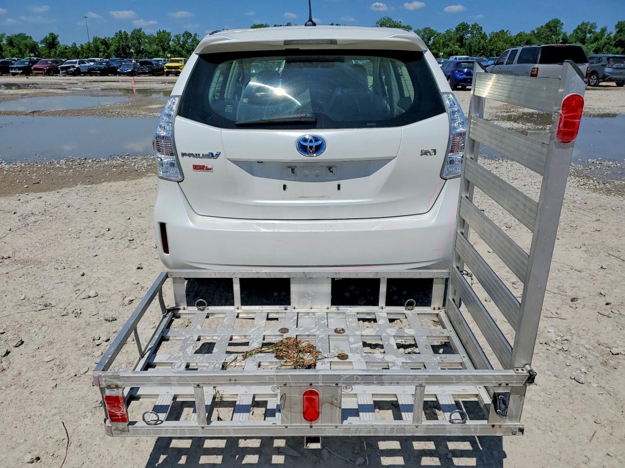 2013 Toyota Prius V Three - Image 6
