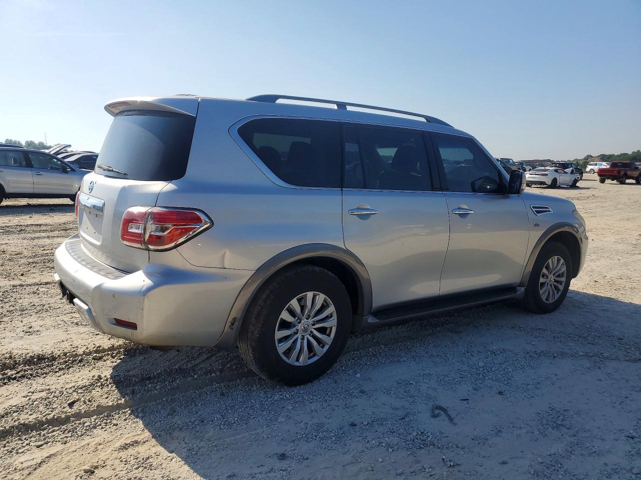 2017 Nissan Armada Sv - Image 3