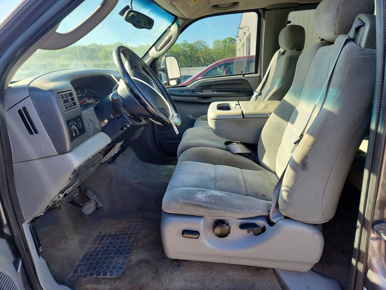 2004 Ford F250 Super Duty - Image 7