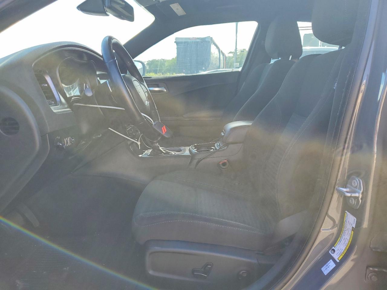 2018 Dodge Charger R - Image 7