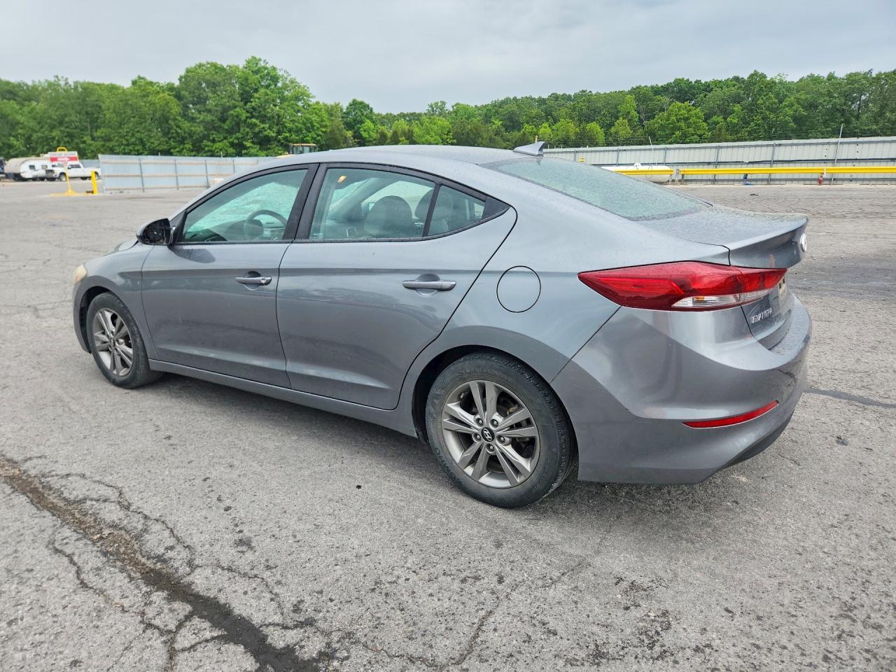 2018 Hyundai Elantra Sel - Image 2