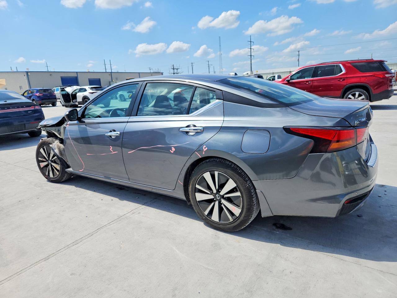 2022 Nissan Altima Sv - Image 2