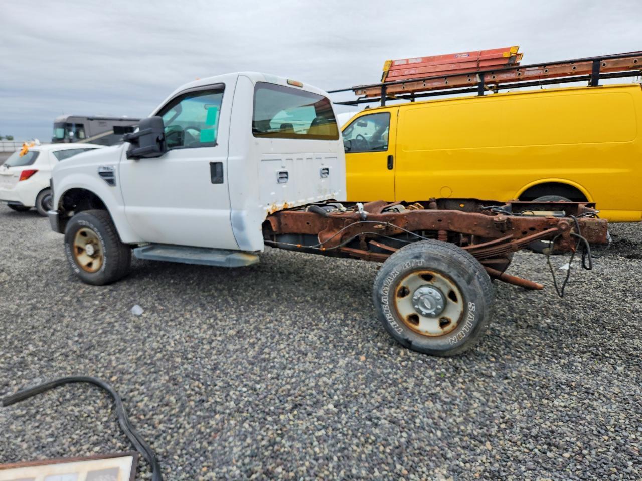 2009 Ford F350 Super Duty - Фото 2