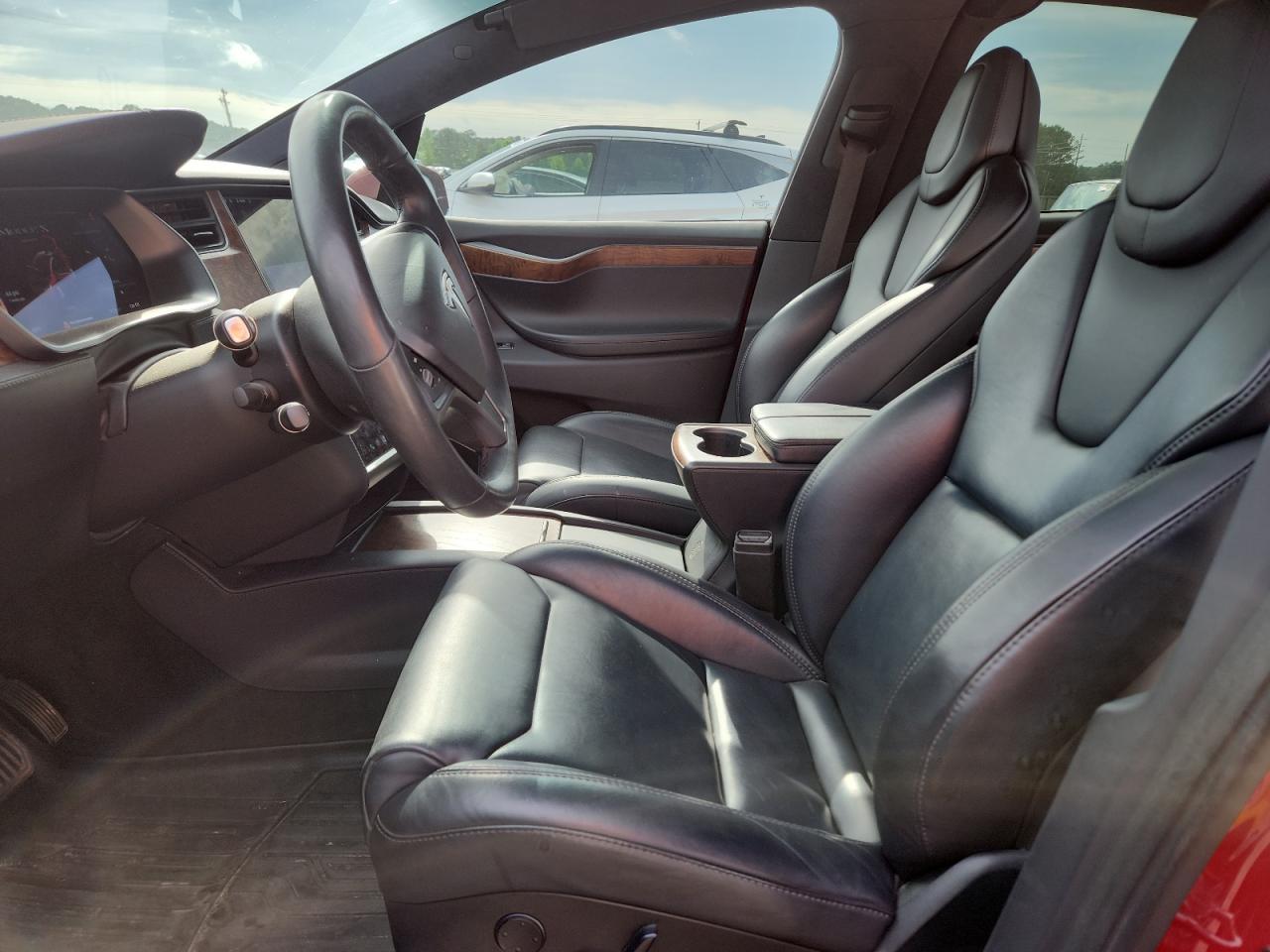 2020 Tesla Model X - Фото 7