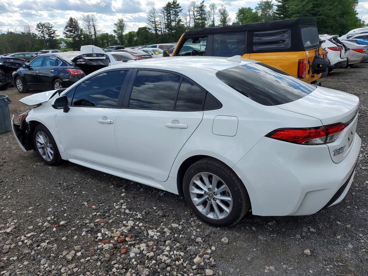 2022 Toyota Corolla Le - Image 2