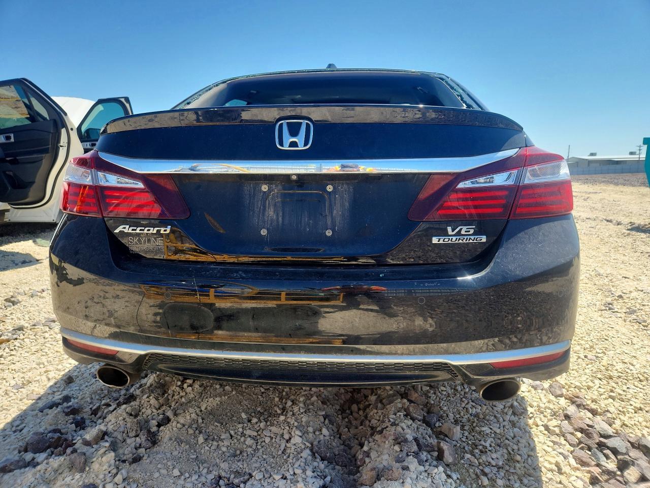 2017 Honda Accord Touring - Image 6