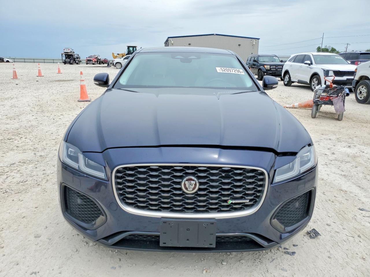 2022 Jaguar Xf R-Dynamic Se - Фото 5