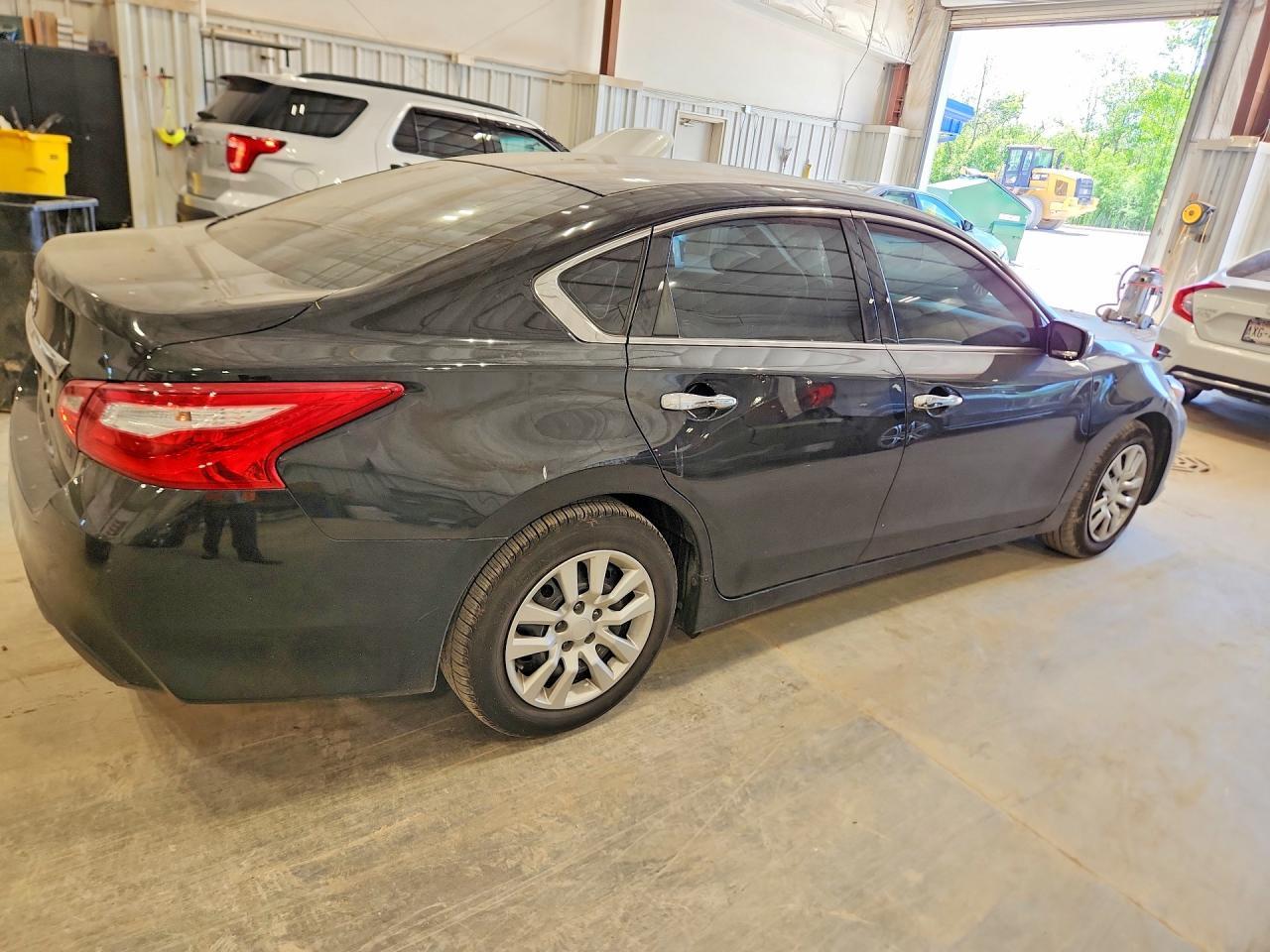 2017 Nissan Altima 2.5 S - Image 3