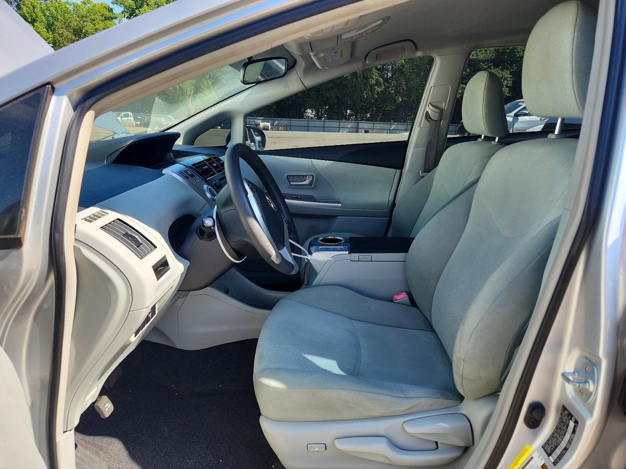 2012 Toyota Prius V Three - Фото 7
