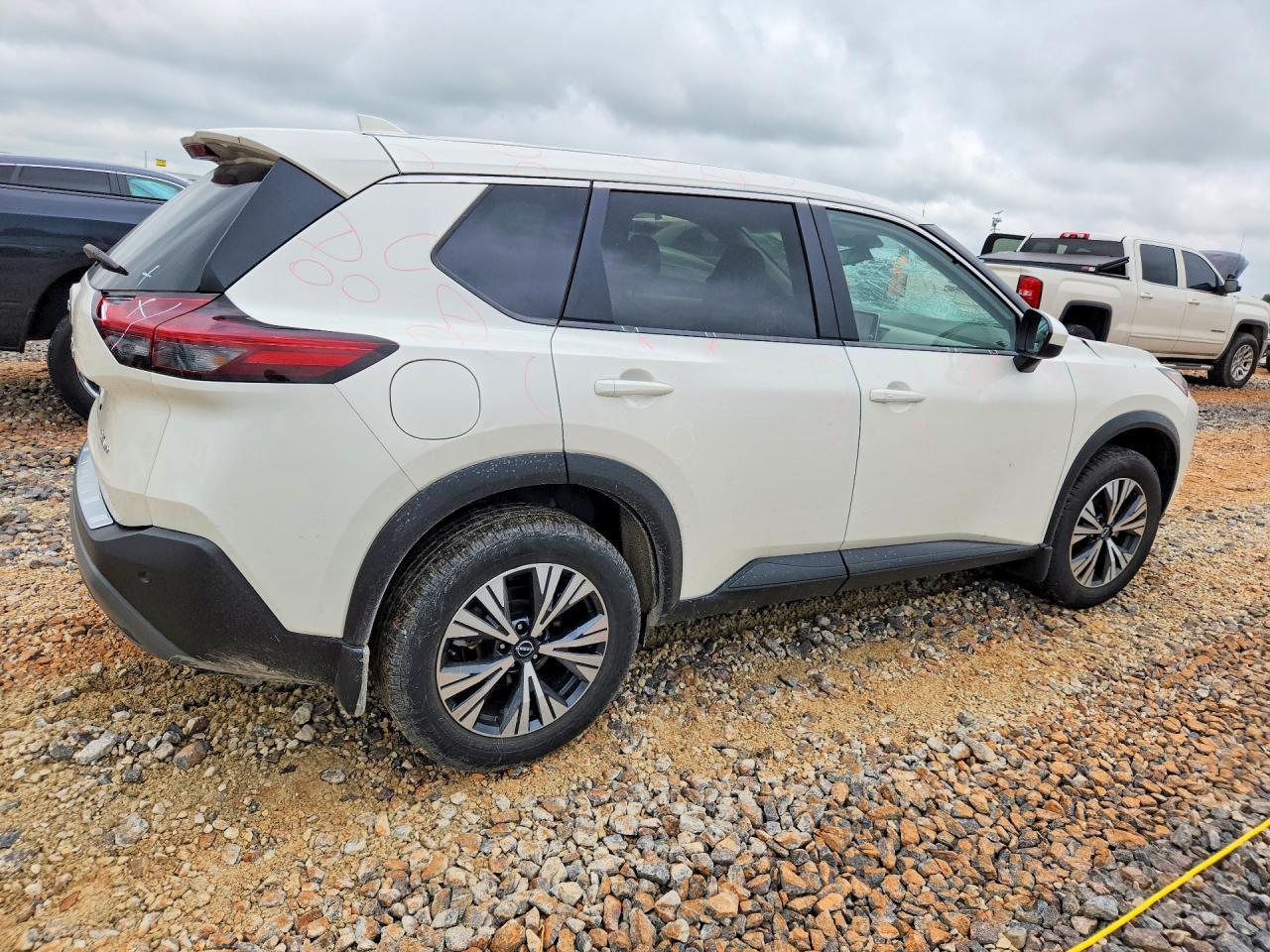 2023 Nissan Rogue Sv - Image 3