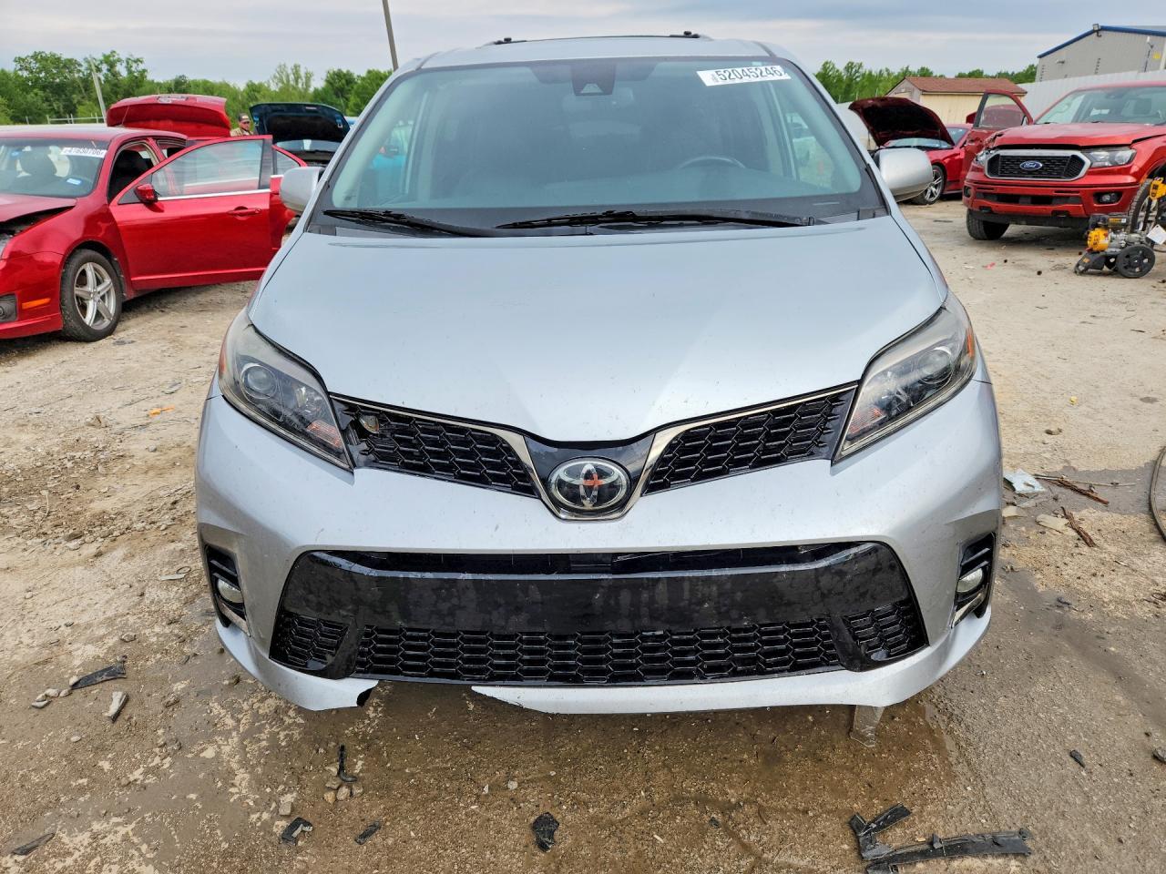 2019 Toyota Sienna Se Premium 7-Passenger - Image 5